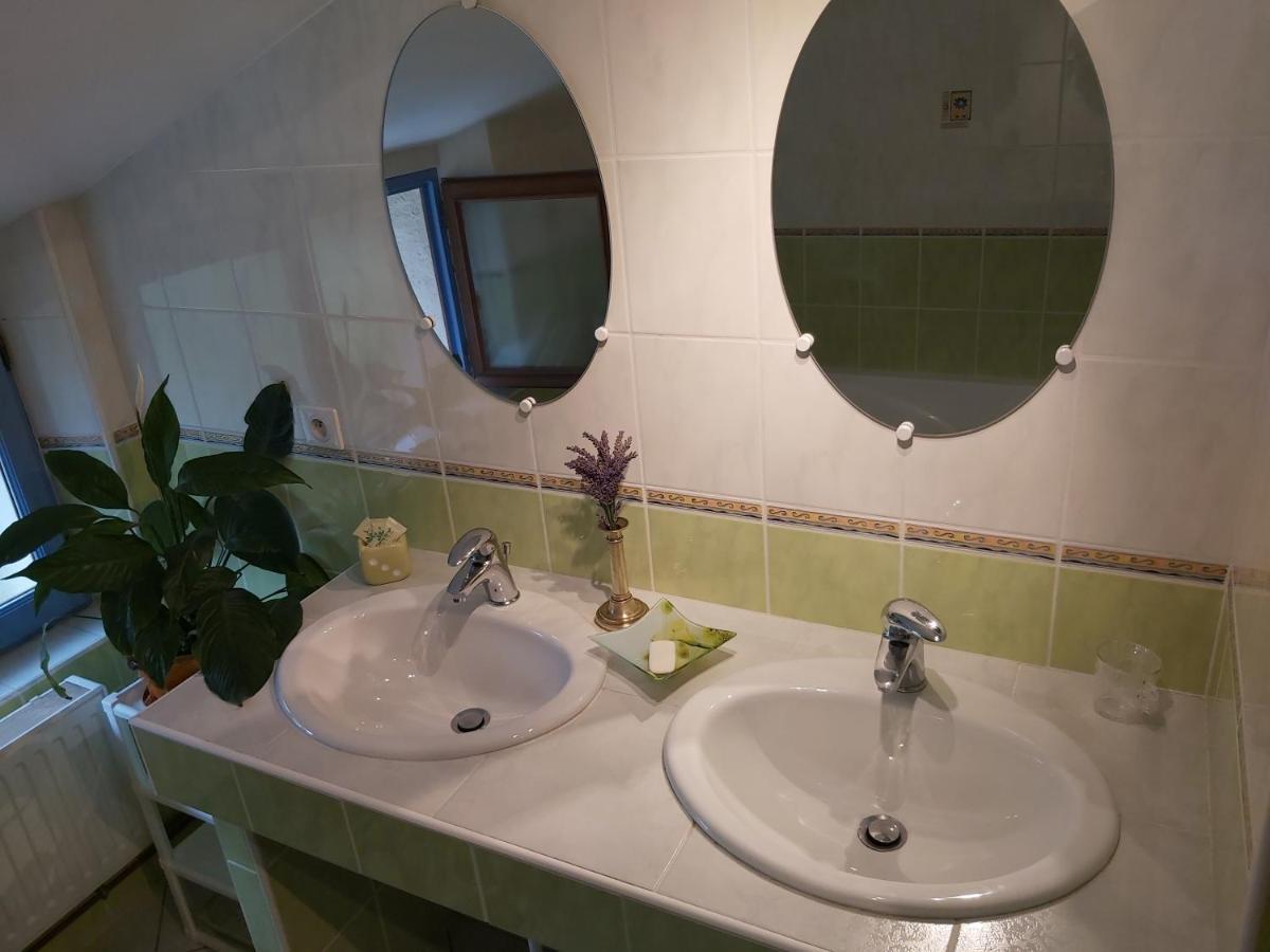 O Miroir... Sans Detour Dis-Moi Tout De Ce Sejour Francescas ภายนอก รูปภาพ